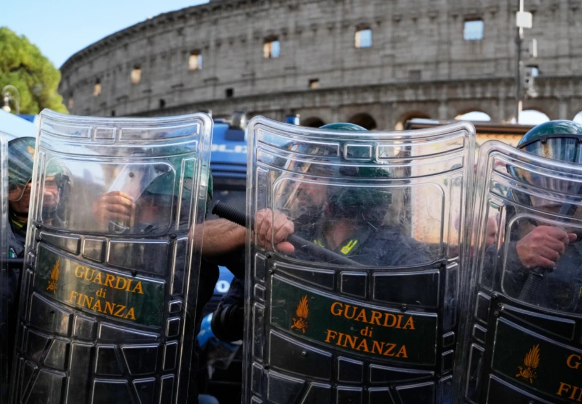 Italija strahuje od novih sukoba, policija i vojska na ulicama