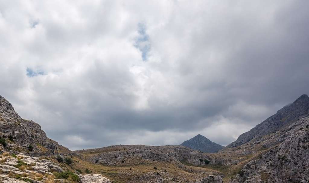 Oblačno i prohladno u BiH, tokom dana moguća slaba kiša