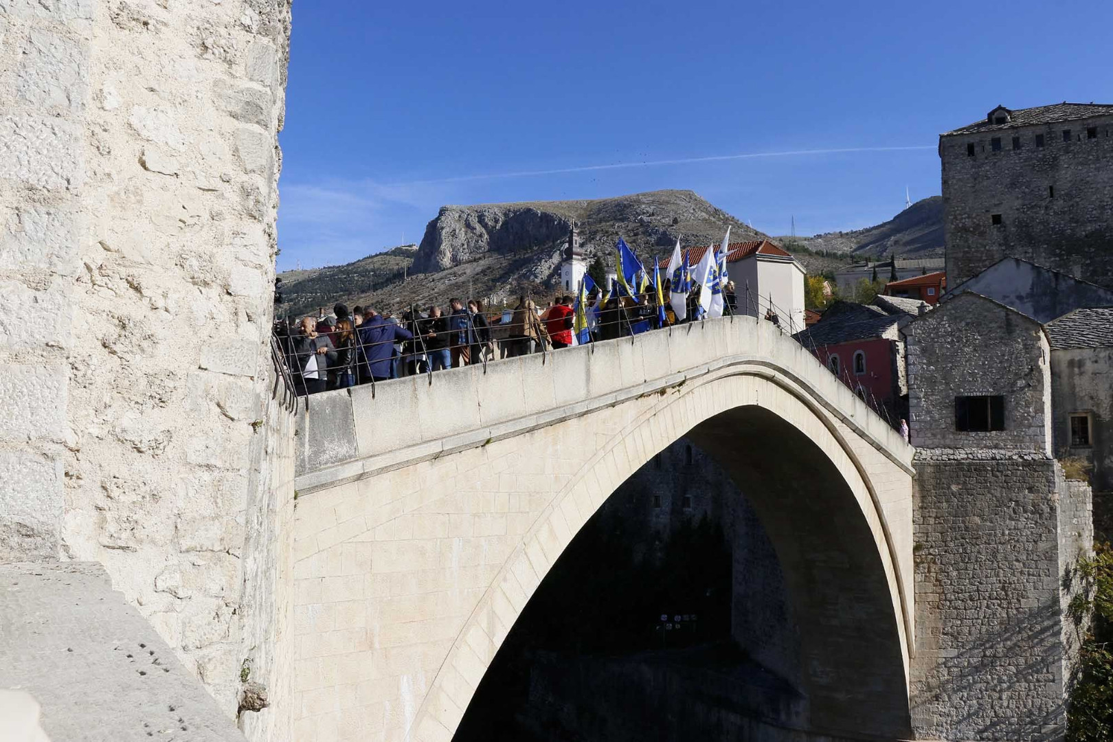 Skokom Bez Aplauza Obilje Ena Godi Njica Ru Enja Starog Mosta