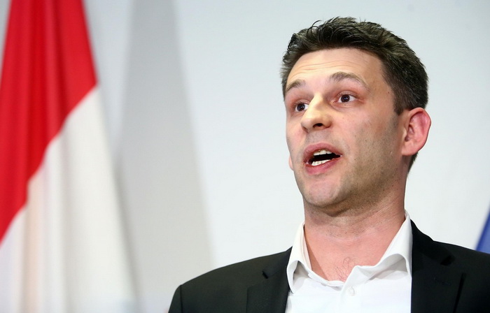 Lezbijke jedu pizde