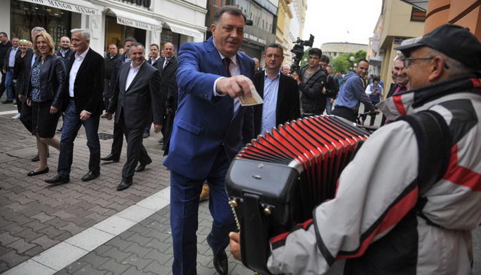 57a98864-206c-4b89-a8ad-03500a0a0a80-dodik-harmonika.jpg