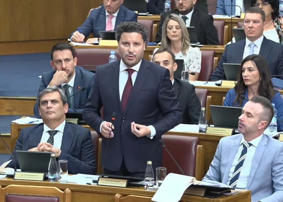 Abazović proziva Bošnjačku stranku: 'Sve su straže, sve su straže'