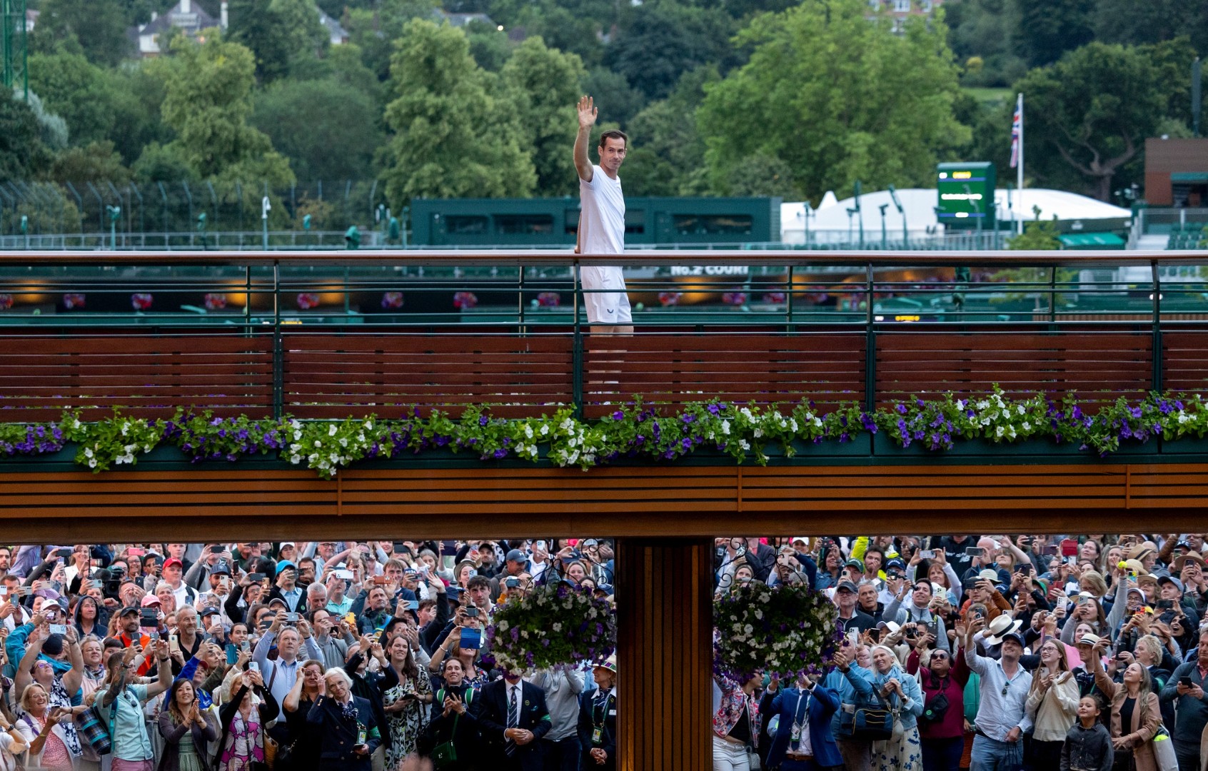 Andy Murray u suzama na oproštaju od Wimbledona