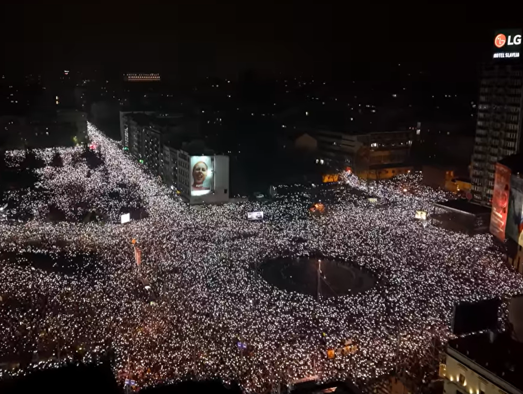 Arhiv javnih skupova: Na protestu između 275.000 i 325.000 osoba