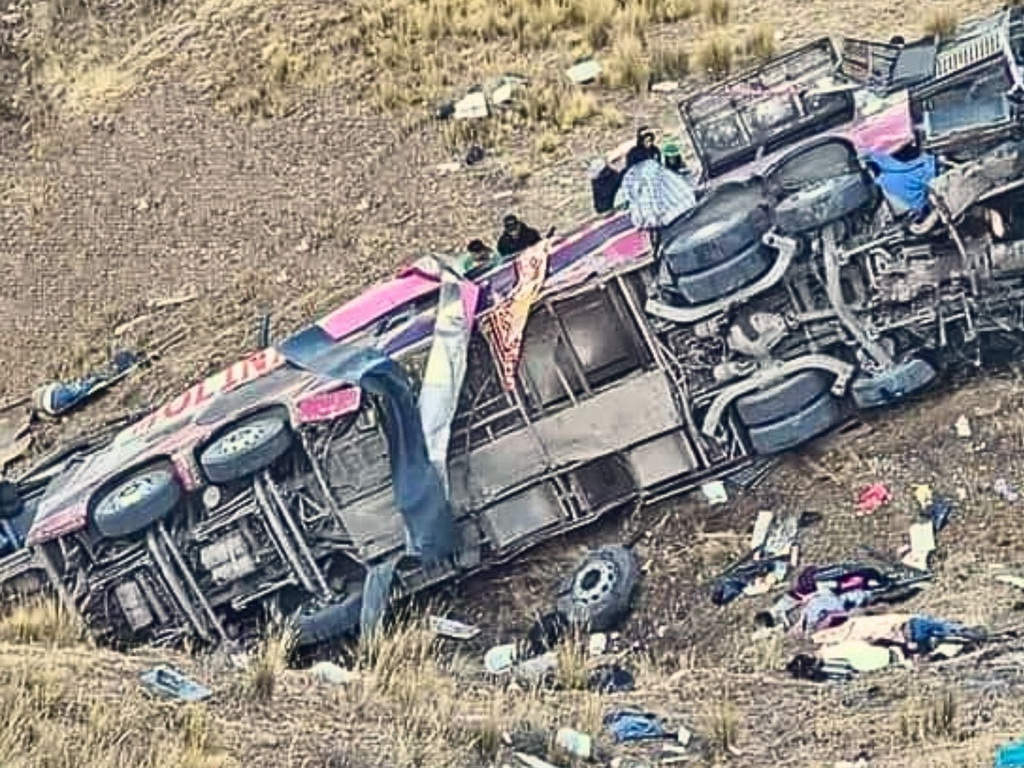 Autobus pao niz liticu u Peruu, poginulo najmanje 25 putnika