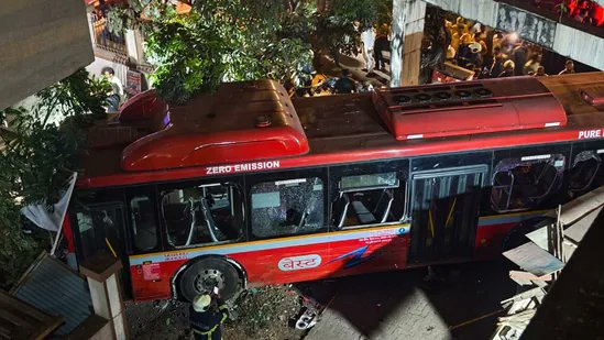 Autobus u Indiji se zaletio u pješake i vozila: Šestero poginulih, desetine povrijeđenih