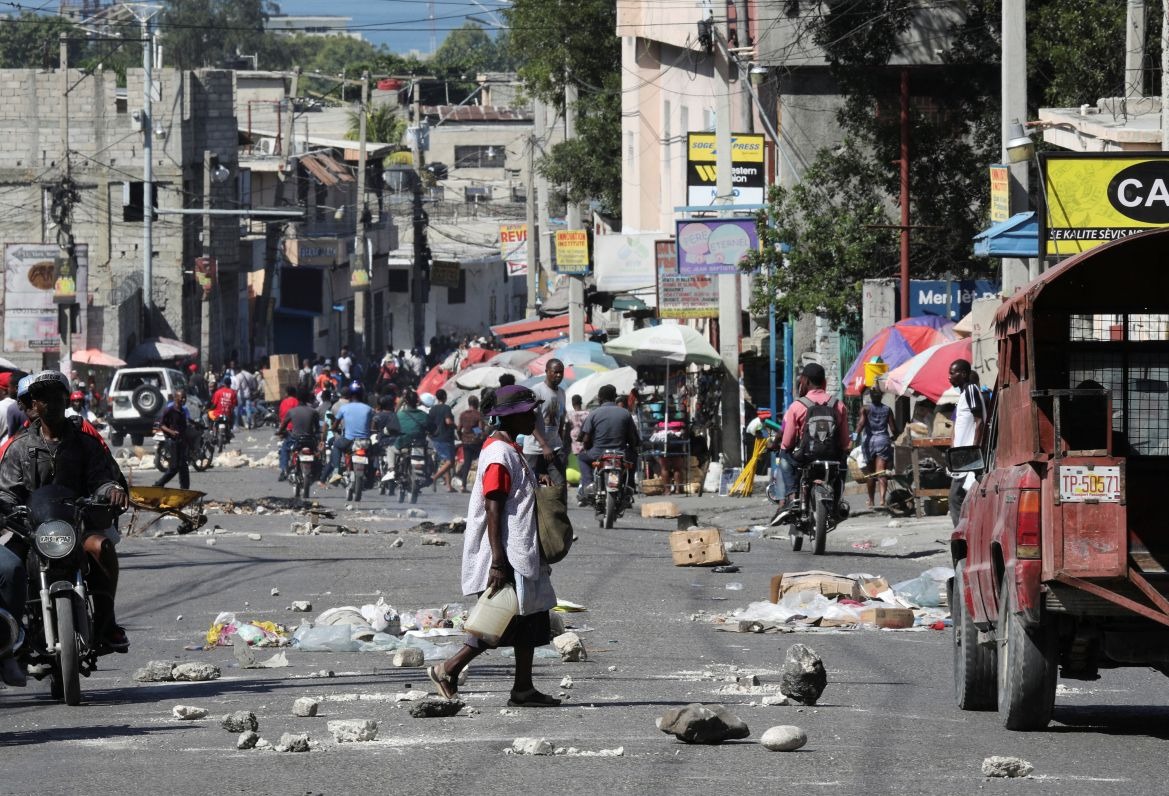 Bande šire teror na Haitiju, stotine hiljada pogođeno glađu