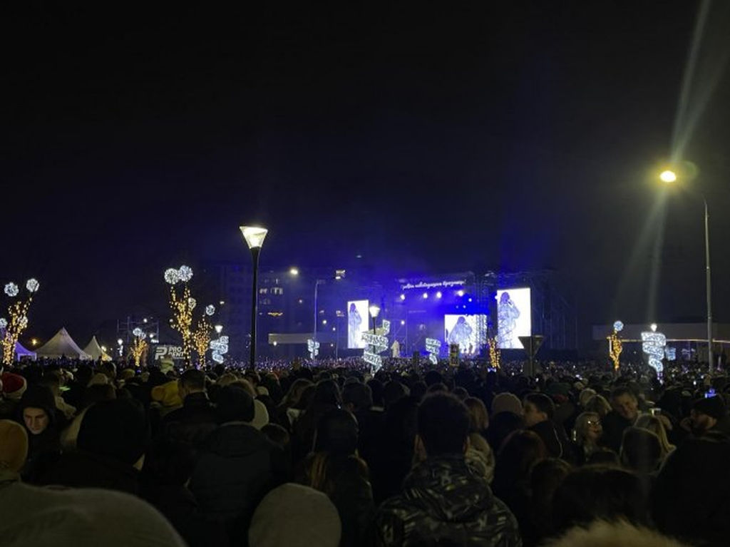 Banjalučani prve noći nove godine uživali u koncertu Lepe Brene