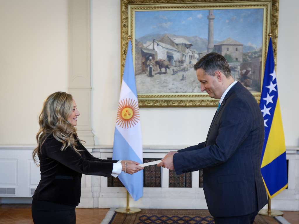 Bećirović primio akreditivno pismo novoimenovane ambasadorice Republike Argentine za BiH