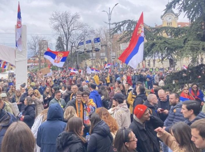 Beograd: Studenti blokirali saobraćaj ispred Skupštine Srbije