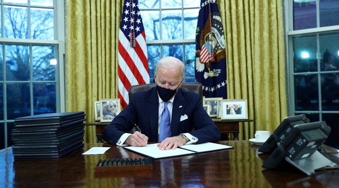 Biden potpisuje ukaz o povećanju prihvata izbjeglica u SAD