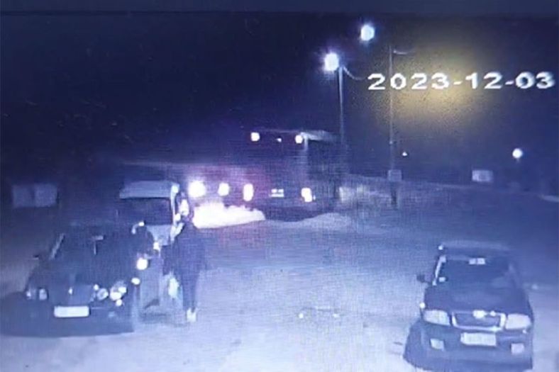 Bizaran slučaj u BiH: Ukrao autobus pa sa njim napravio sudar na parkingu, pogledajte snimak