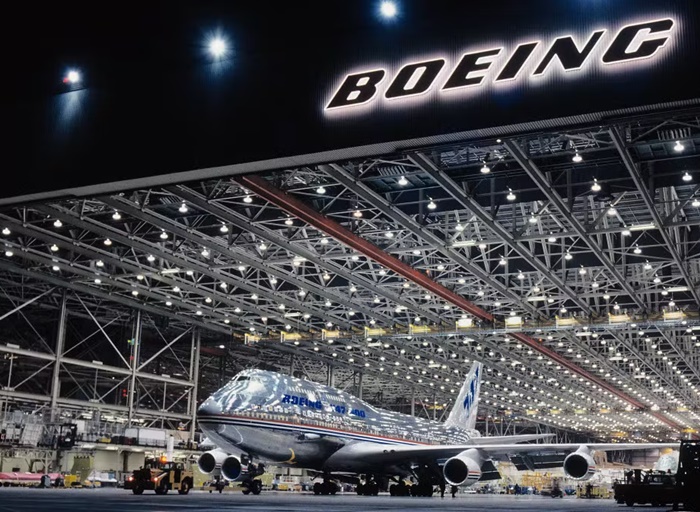 Boeing u velikim finansijskim problemima, prodaje dionice