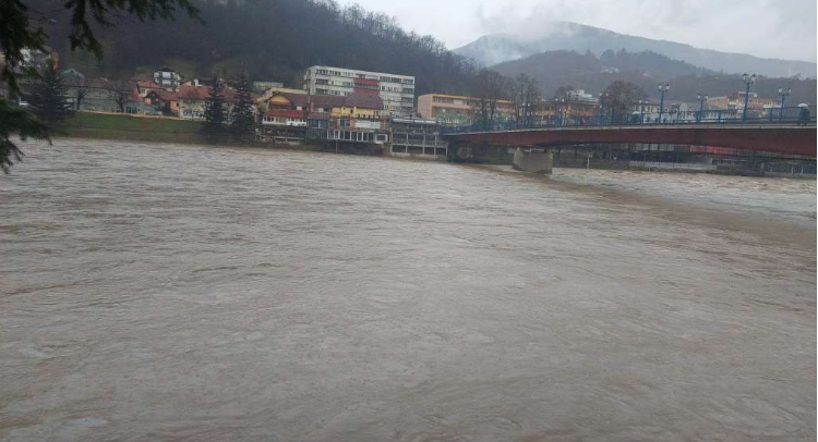 BPK: U pojediim područjima Drina se izlila iz korita, popodne se očekuje novi rast vodostaja