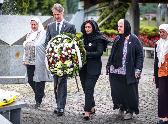 Britanska delegacija posjetila MC Srebrenica: Nus Ghani i Reilly odali počast žrtvama