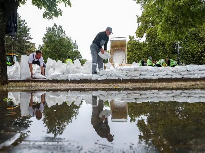 Budimpešta se priprema za "najveću poplavu desetljeća"