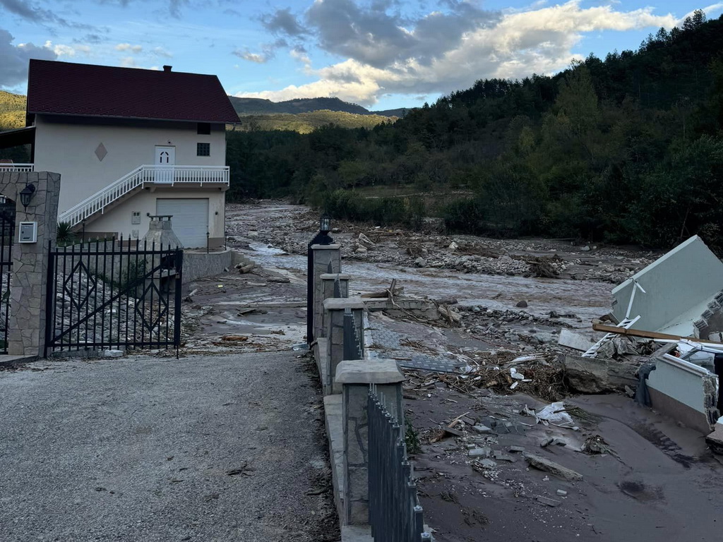 Buturović Polje: Još se traga za četiri osobe