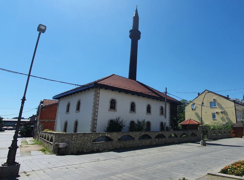 Čaršijska džamija u centru Bosanske Dubice krajem jula otvara vrata vjernicima