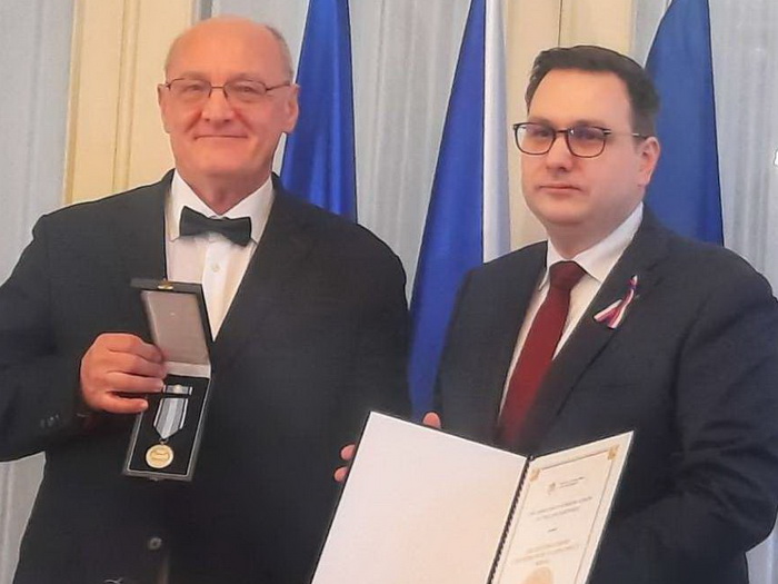 Češki ministar vanjskih poslova odlikovao dr. Edu Jaganjca ordenom za zasluge u diplomatiji