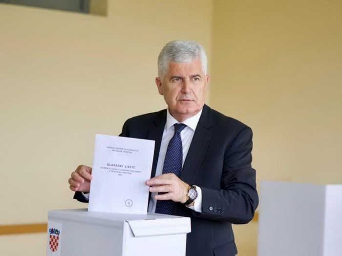 Čović u Orašju glasao na izborima za Evropski parlament