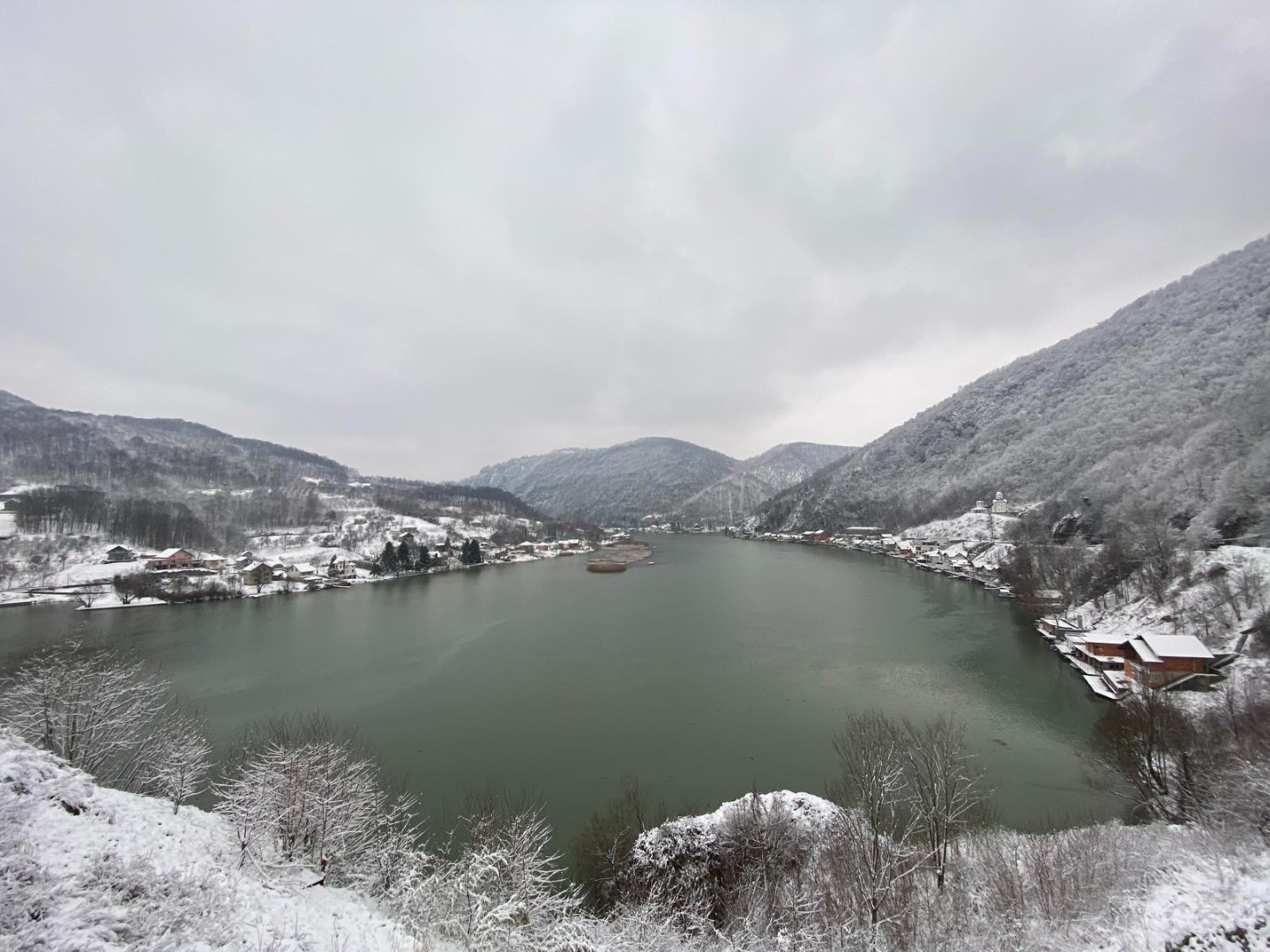 Danas u BiH oblačno sa kišom i snijegom