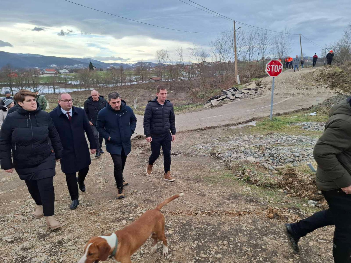 Delegacija Vlade ZDK obišla klizište na području Općine Maglaj