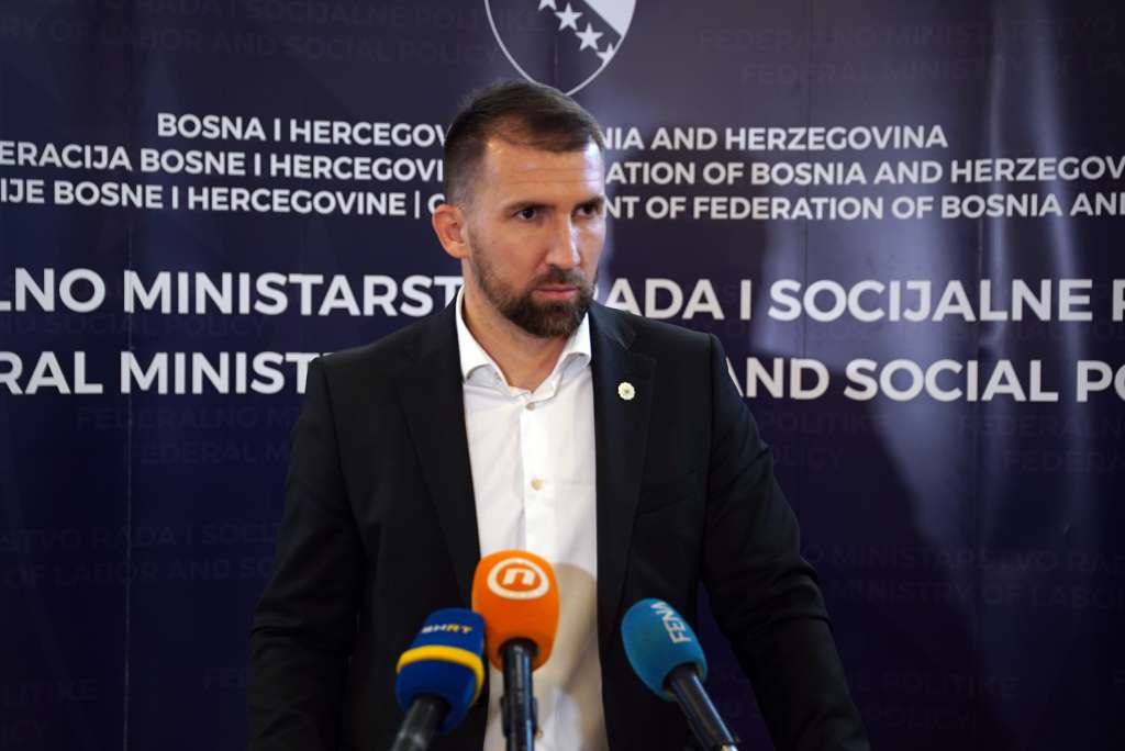 Delić: Nova zakonska rješenja usmjerena unapređenju socijalne zaštite i tržišta rada