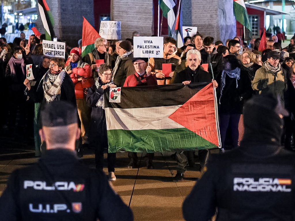 Demonstranti u Madridu tražili izbacivanje Maccabija iz Eurolige zbog genocida nad Palestincima