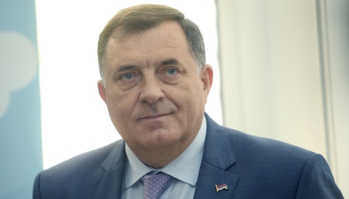 Dodik čestitao Badnji dan i Božić