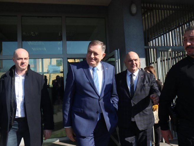 Dodik opet po Schmidtu: 'Legalni predstavnici' nisu direktno nametali odluke