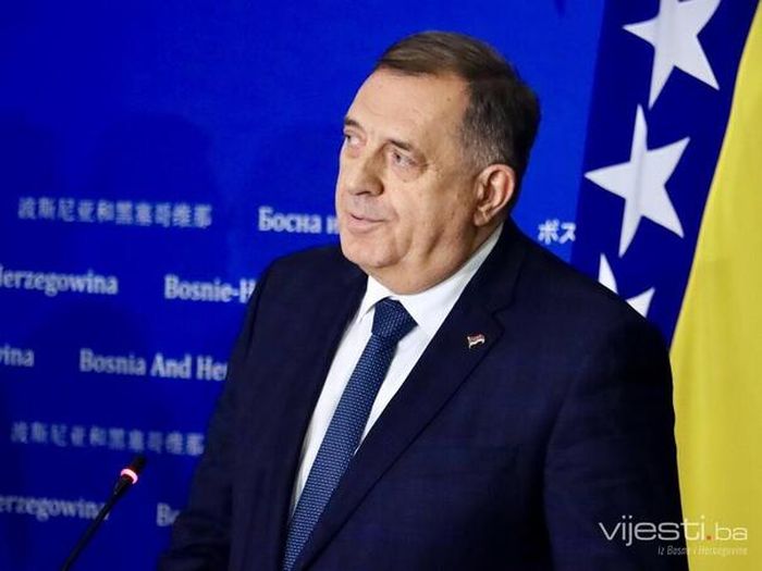 Dodik se nada skidanju sankcija, oglasila se Ambasada SAD