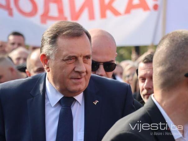 Dodik uoči sastanka: Sve smo dalje od dogovora