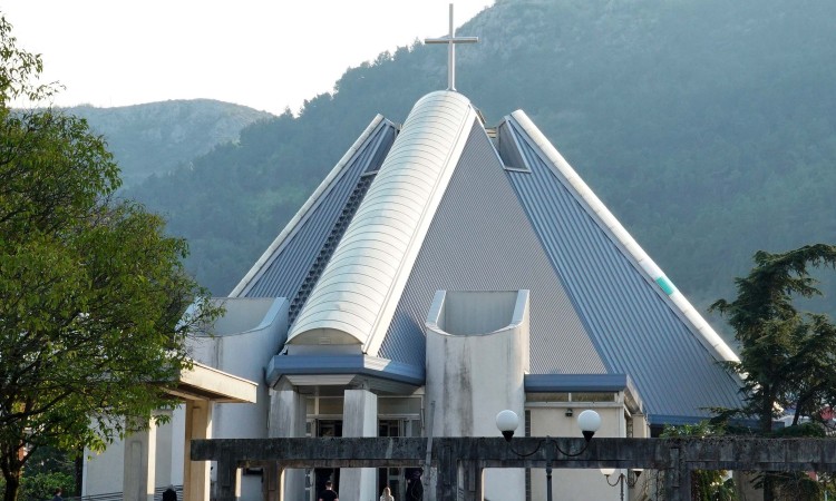 Don Berezovski na Veliki petak poručio vjernicima da ostanu zajedno u molitvi