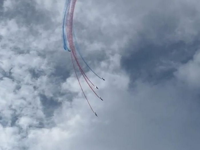 Drama na nebu: Pogledajte kako su se dva aviona sudarila u zraku