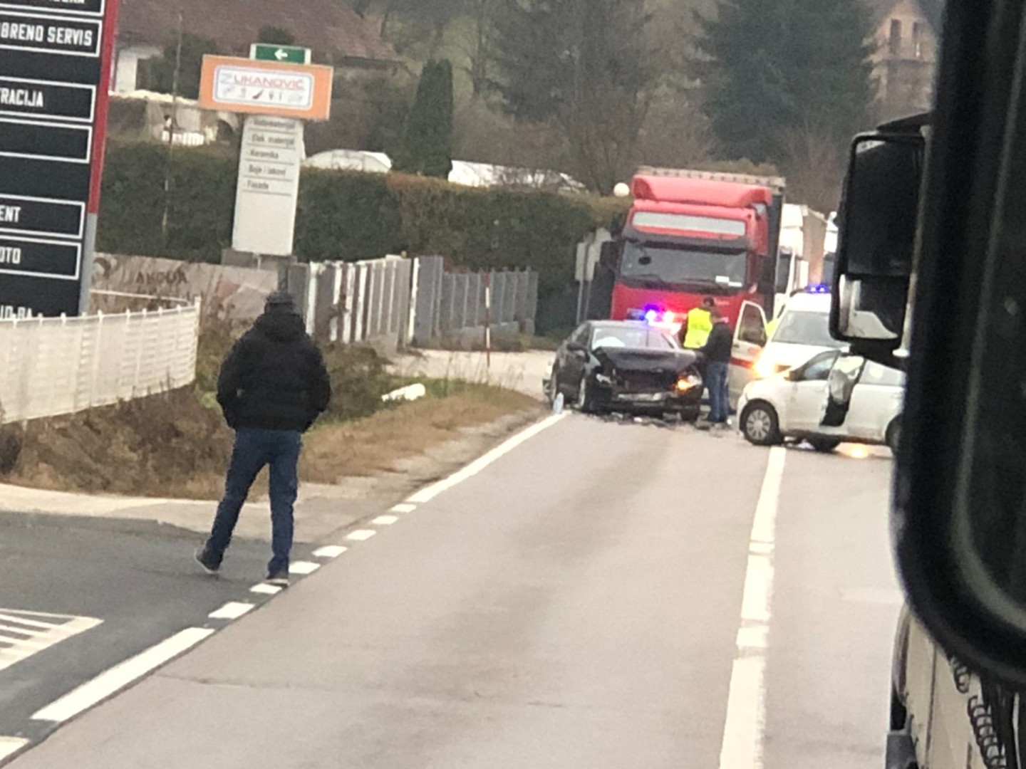 Dvije osobe povrijeđene u nesreći na putu Vogošća-Semizovac