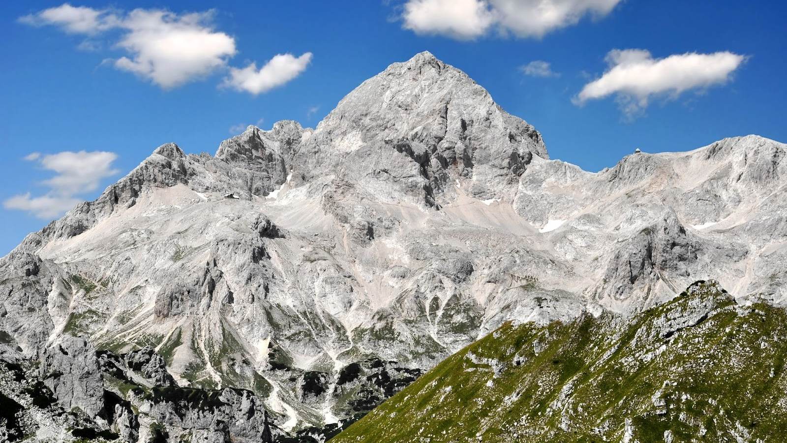 Dvojica srpskih planinara poginula na području Triglava