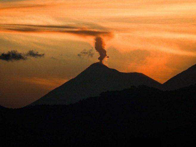 Eruptirao vulkan u Indoneziji, izbacio pepeo šest kilometara uvis