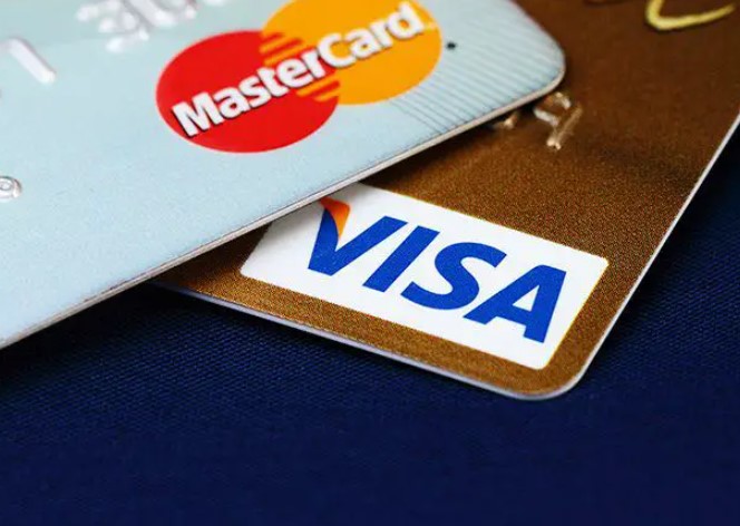 EU istražuje naknade Visa i Mastercard: Uticaj na trgovce