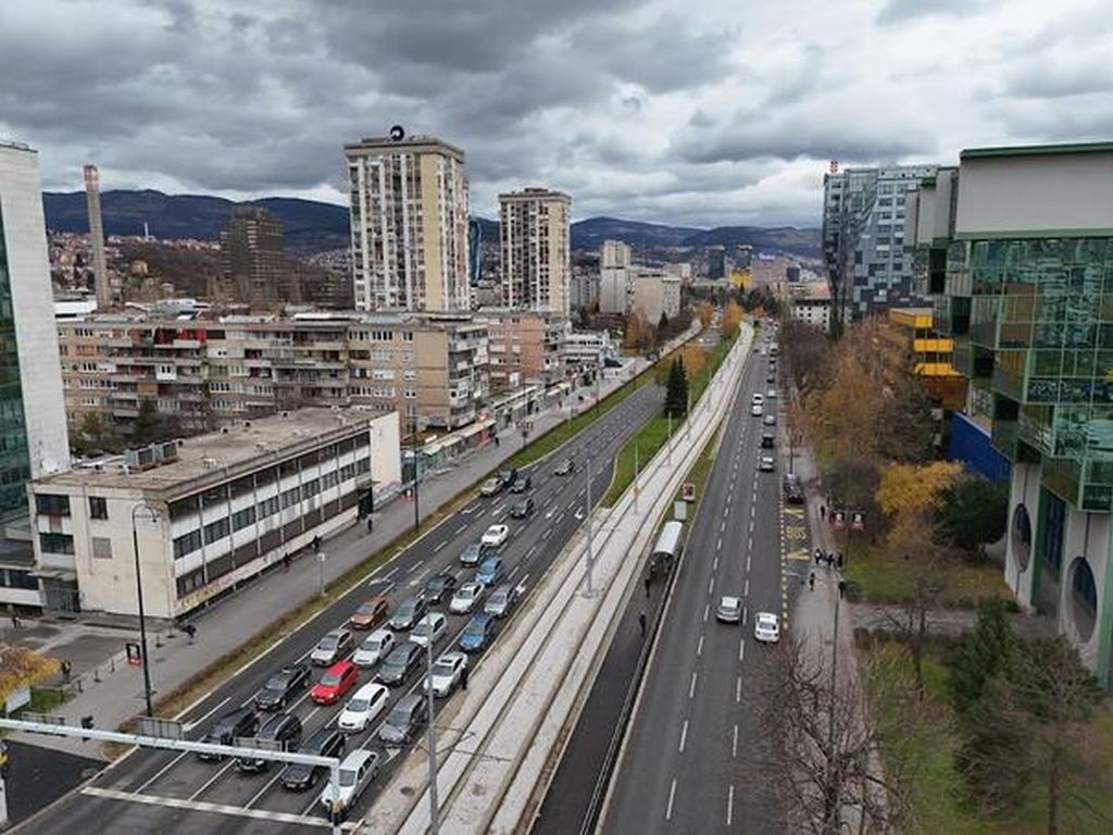 Evo gdje vas očekuju gužve i usporen saobraćaj