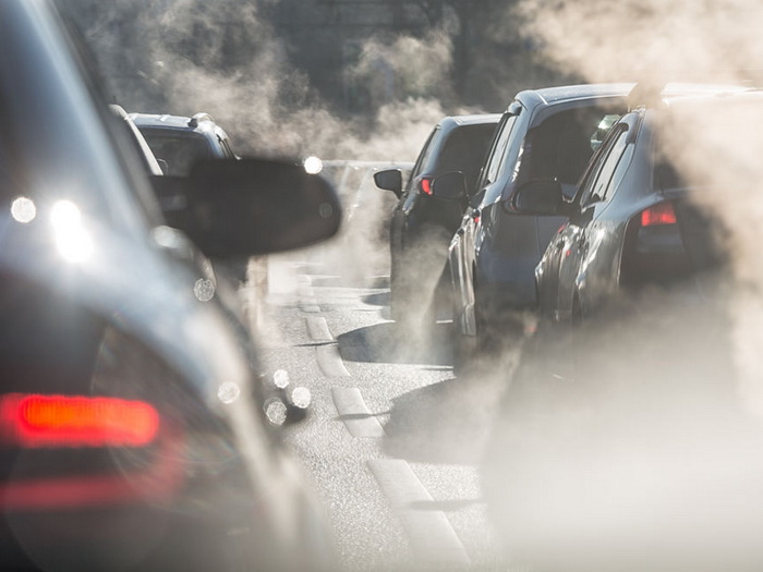 Evropska komisija odgađa ciljeve za smanjenje emisija CO2 u automobilskoj industriji