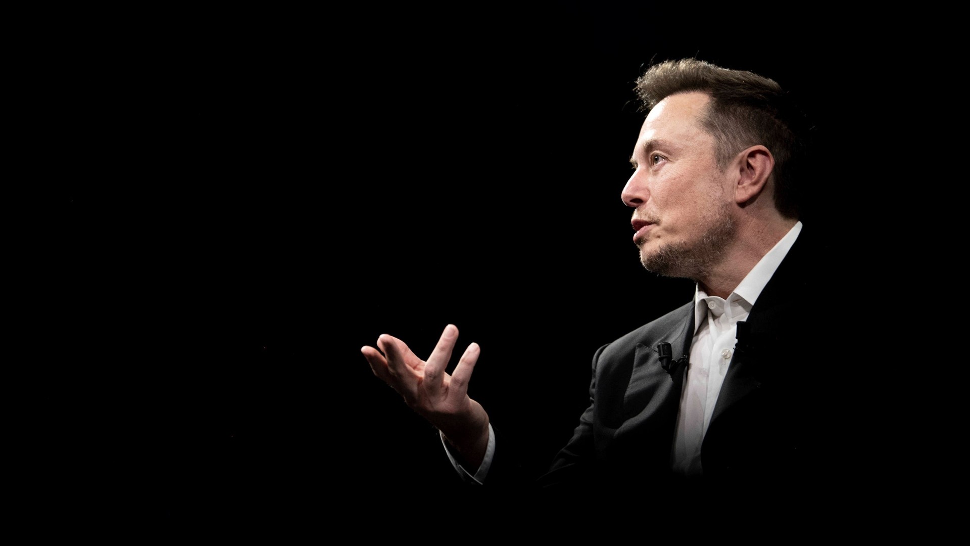 Financial Times: Musk razmatra načine za smjenu britanskog premijera