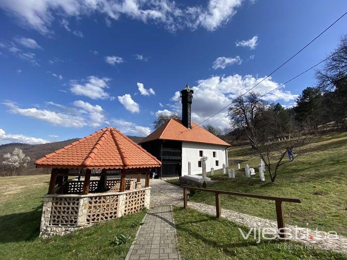 Foto: Posjetili smo jednu od najstarijih džamija u Bosni i Hercegovini