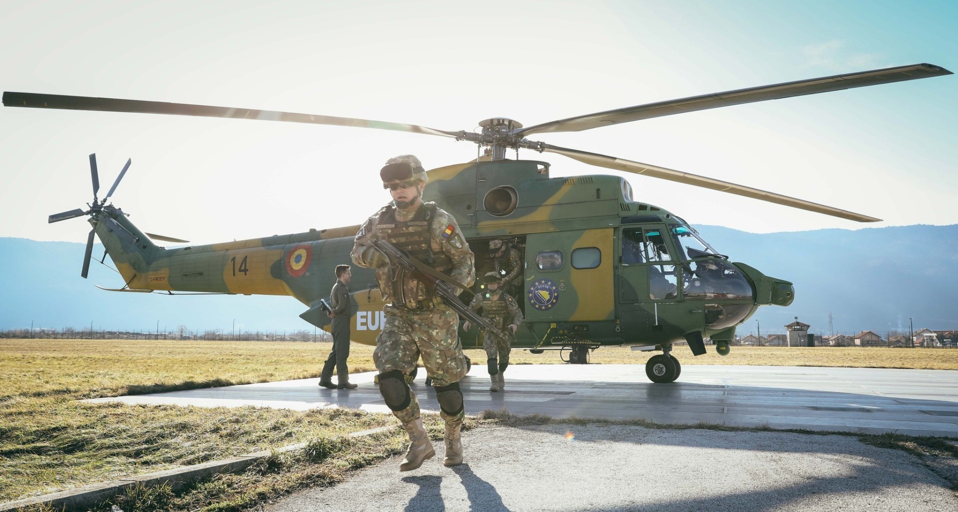 Foto: Vojni manevri sa helikopterima u bazi Butmir