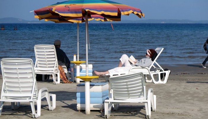 Francuska preporučuje svojim državljanima da sačekaju sa rezervacijama za ljetovanje