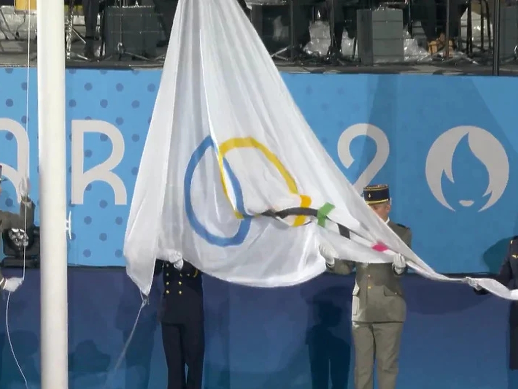 Francuzi napravili ogroman propust sa zastavom na ceremoniji otvaranja