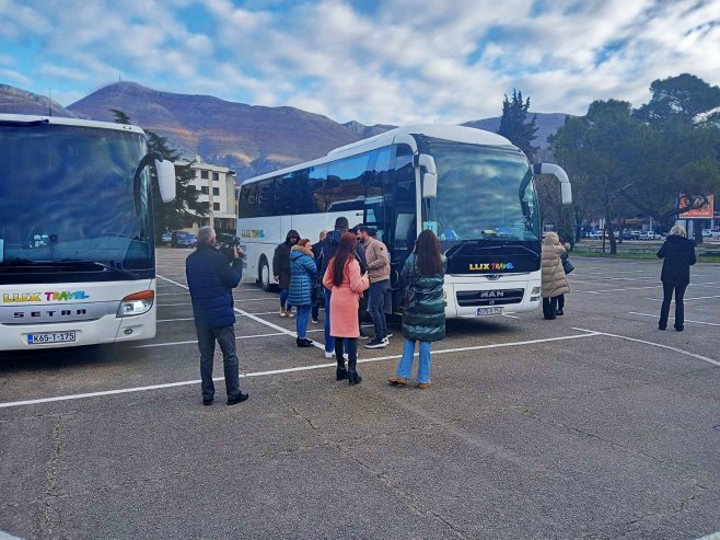 Građani Trebinja i Višegrada krenuli na miting