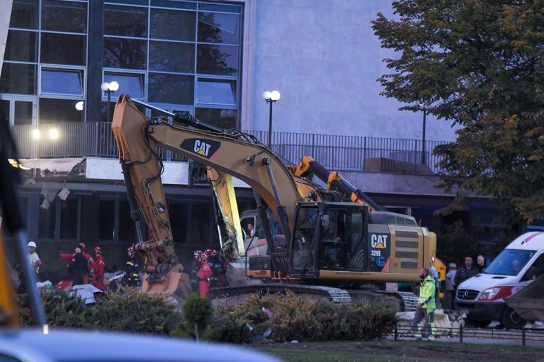 Građevinski inženjer objasnio kako je došlo do pada nadstrešnice u Novom Sadu