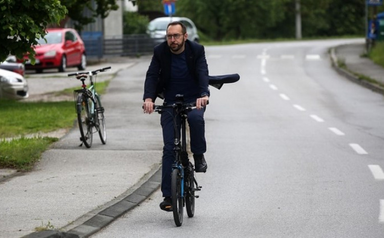 Gradonačelnik Zagreba srezao broj službenih vozila sa 146 na 44