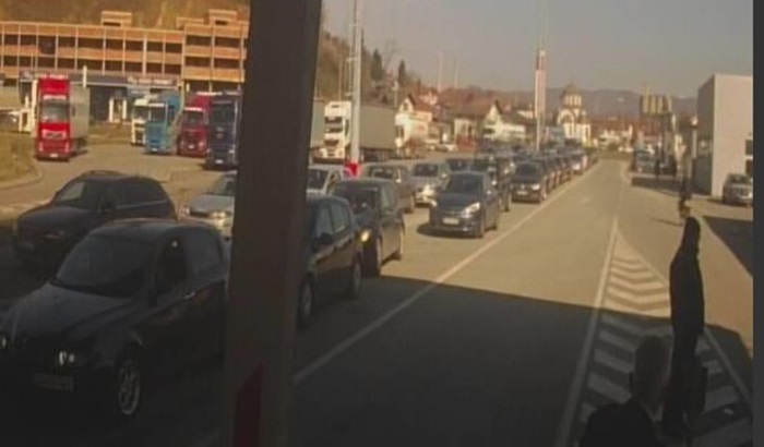 Građani BiH masovno odlaze na vakcinaciju u Beograd