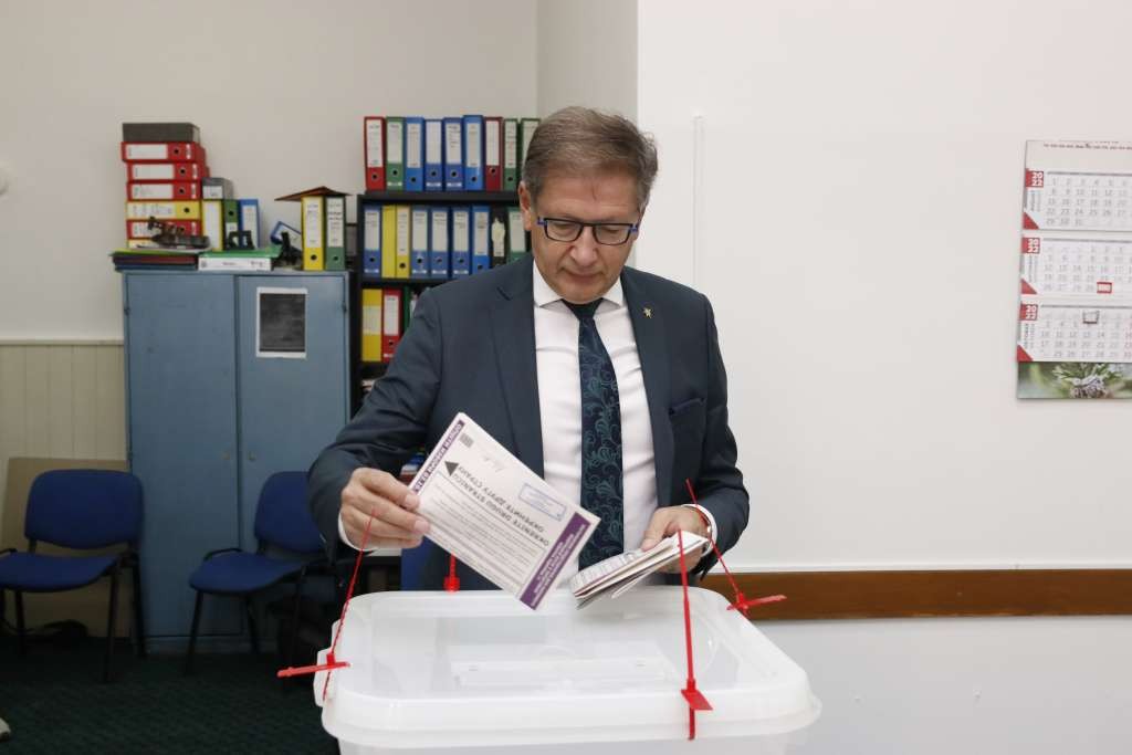 Hadžikadić: Ovi izbori su referendum o budućnosti Bosne i Hercegovine